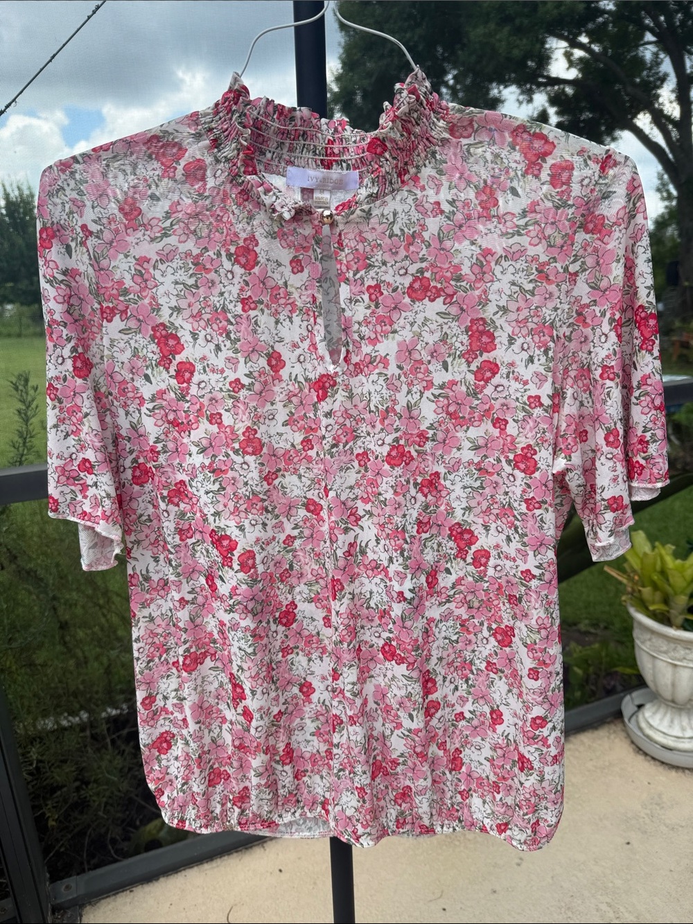 Women's Pink Floral Smocked-Neck Blouse
